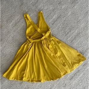 Yellow mustard size 5 pinafore Alice + ames